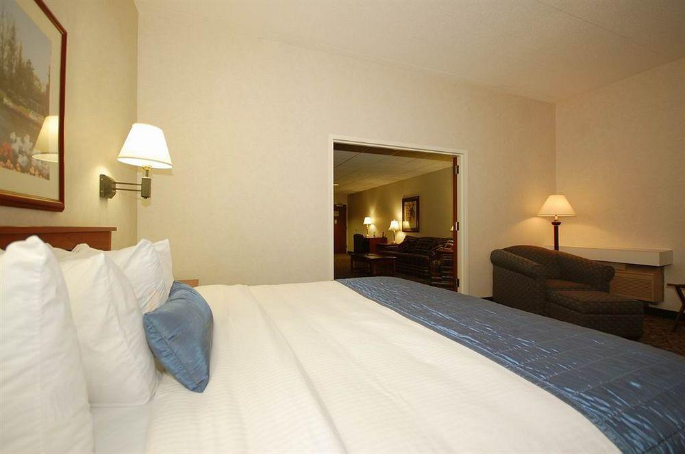 Baymont By Wyndham Des Moines Airport Hotel Exterior foto