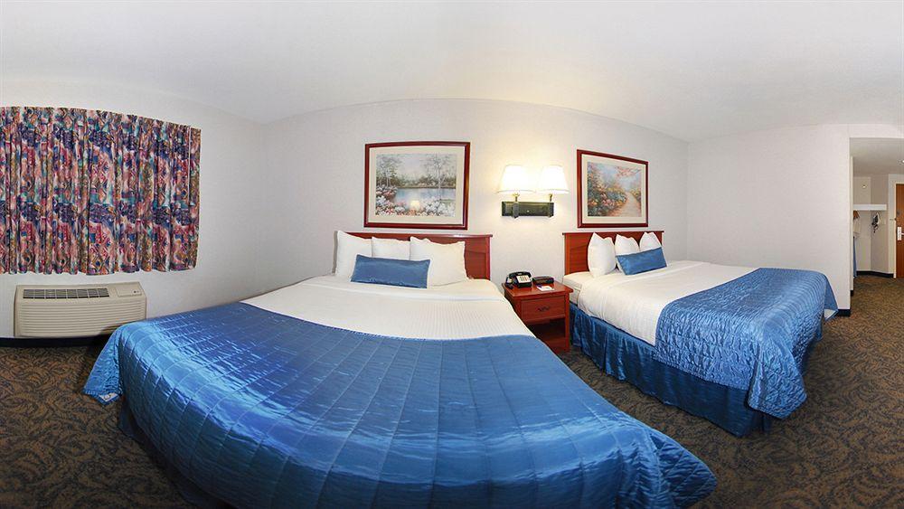 Baymont By Wyndham Des Moines Airport Hotel Exterior foto