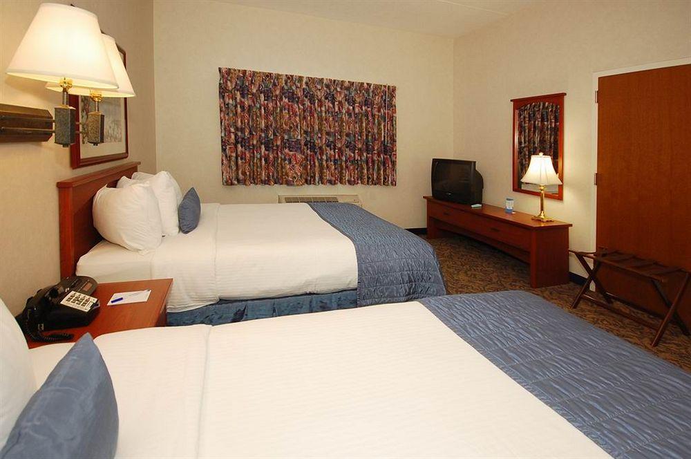 Baymont By Wyndham Des Moines Airport Hotel Exterior foto