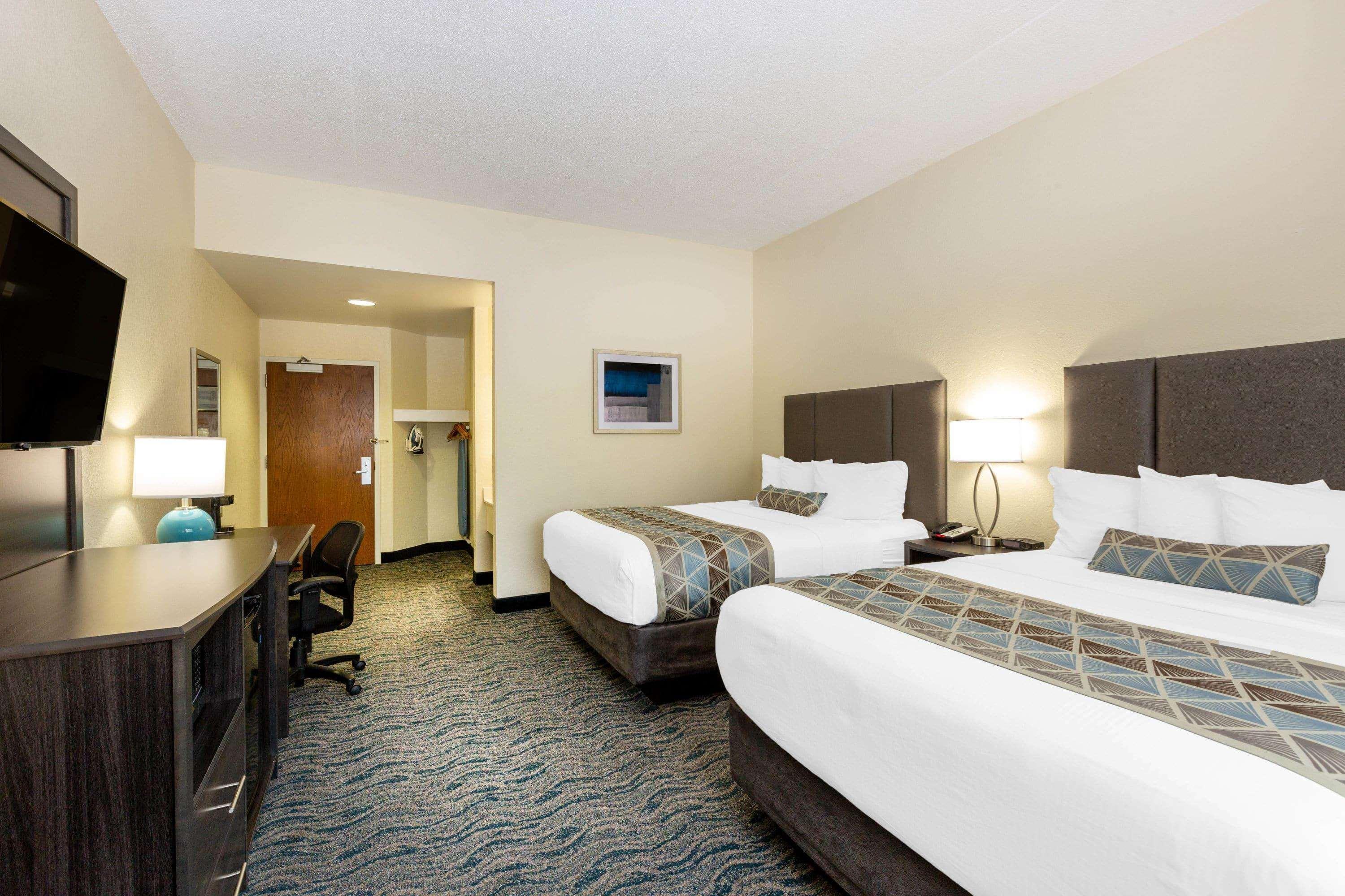Baymont By Wyndham Des Moines Airport Hotel Exterior foto